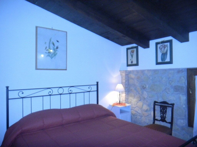 Bedroom 4, Il Casale delle Ginestre Bed & Breakfast, Roma