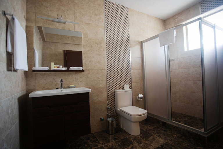 Bathroom 3, Ah Hotel and Conference, Accra