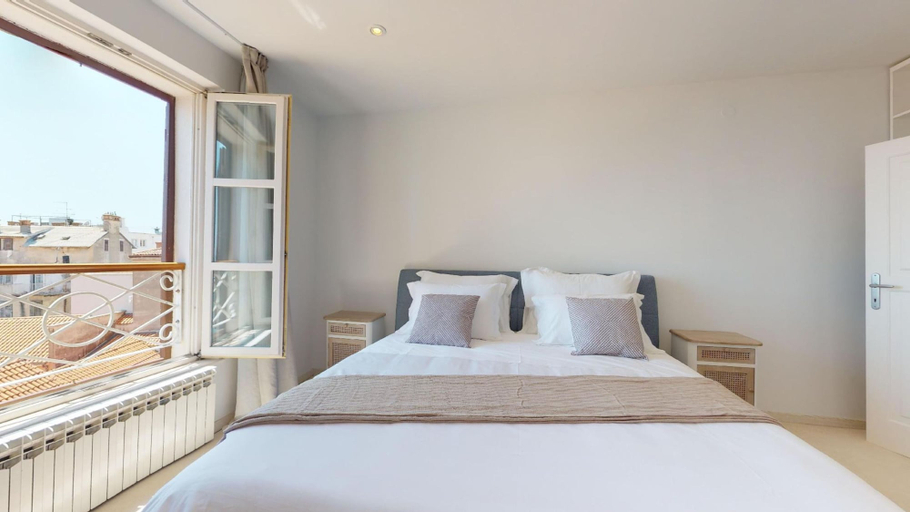Bedroom 2, Bajamonti Penthouse in Desković Palace, Split