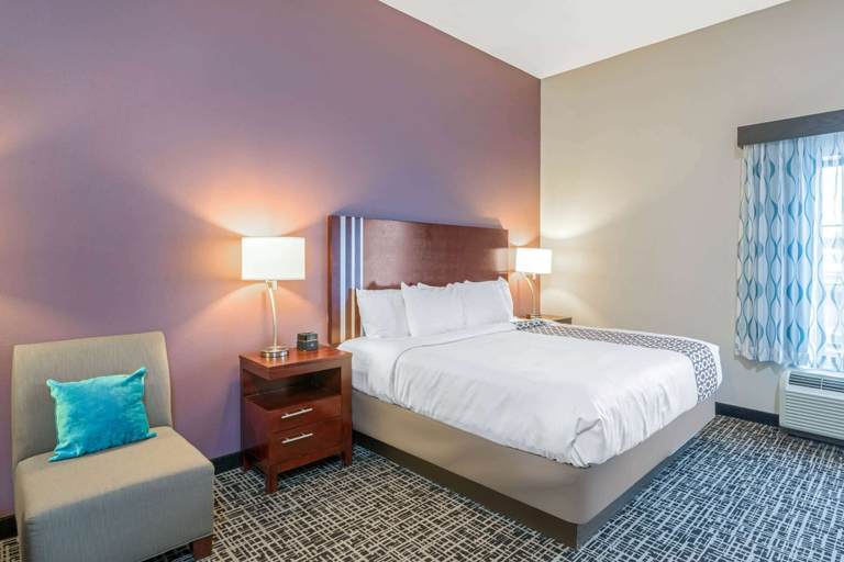 Bedroom 3, La Quinta Inn & Suites by Wyndham Oklahoma City -Yukon, Canadian