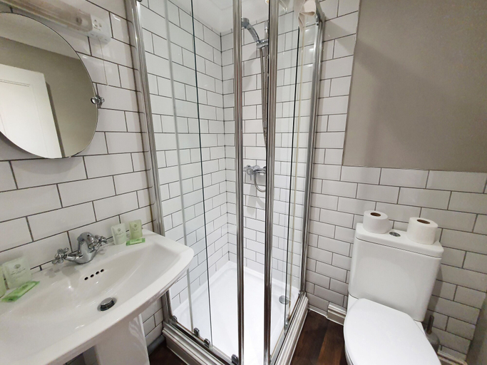 Bathroom 3, Holmwood House Hotel, York