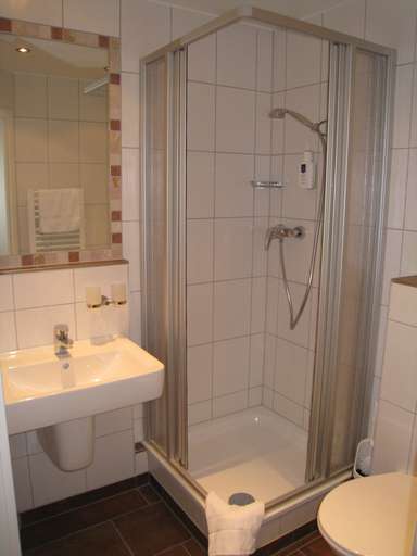 Bathroom 3, Altdeutsche Weinstube, Rheingau-Taunus-Kreis