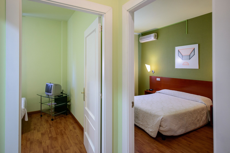Bedroom 3, El Paso Honroso, León