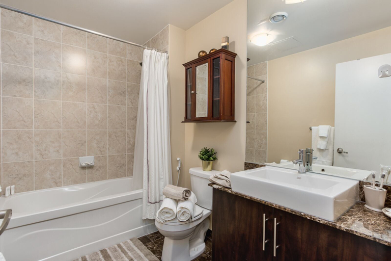 Bathroom, Quickstay - Executive Condo in the Heart of Downtown, Toronto