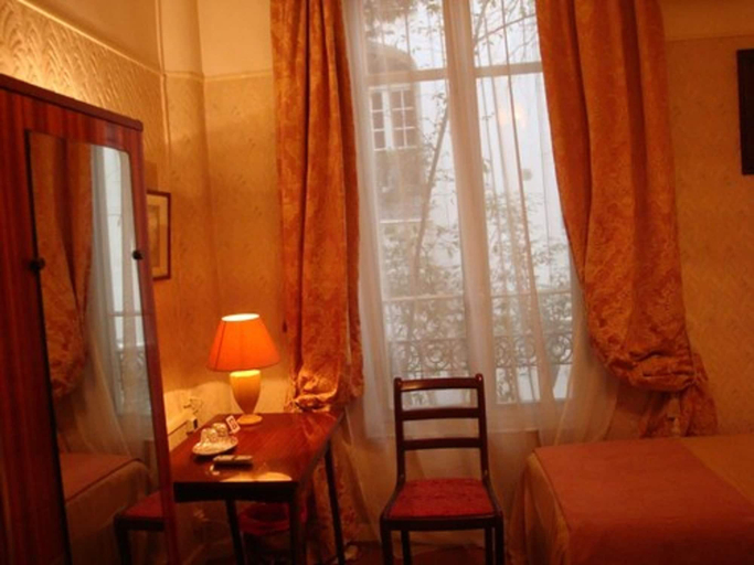 Bedroom 2, Hotel Cronstadt, Alpes-Maritimes