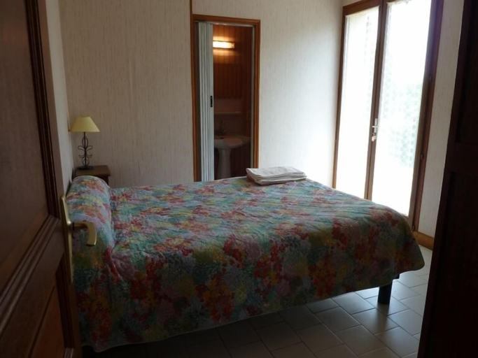 Bedroom 4, Domaine des Garennes, Dordogne