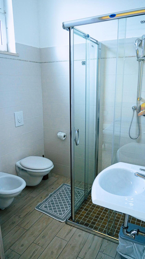 Bathroom 5, Hotel Frida, Rimini