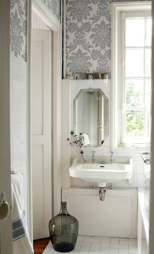 Bathroom, Villa du Châtelet, Oise