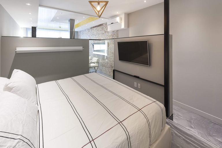 Bedroom 3, Hotel Milton-Parc, Montréal
