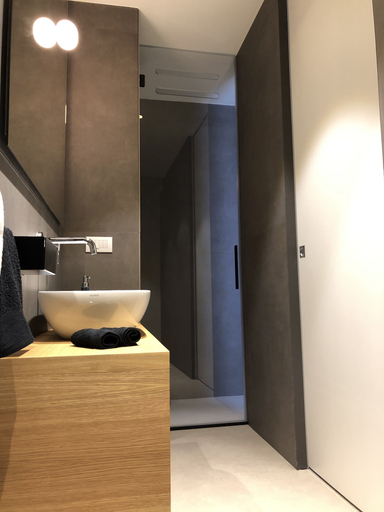 Bathroom 5, Golden Suites 50, Bari