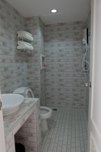 Bathroom 3, Na Banmae Resort, Muang Lampang