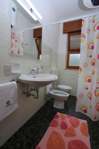 Bathroom, Villa Lara, Udine