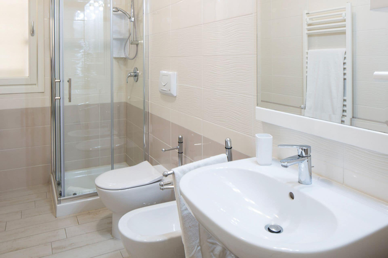 Bathroom 3, Residence Mar Mediterraneo, Cagliari