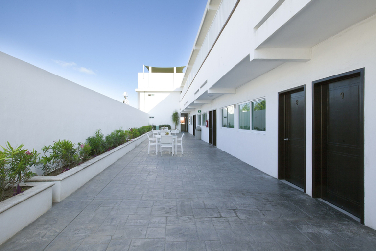 Others 5, Hotel del Sol, Isla Mujeres