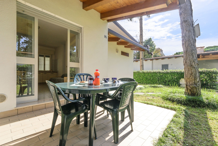 Others 4, Villa Nadia, Udine