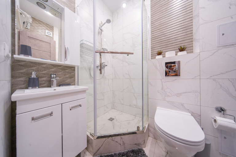 Bathroom 4, More Apartments na Estonskoy 37, Sochi gorsovet