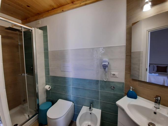 Bathroom 5, BelloBello Rooms & Apartment, Napoli