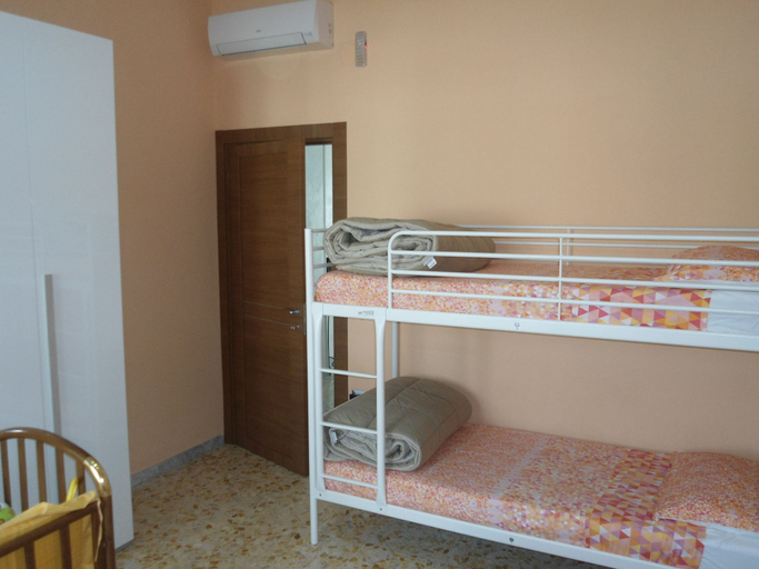 Bedroom 3, H.ave, Napoli