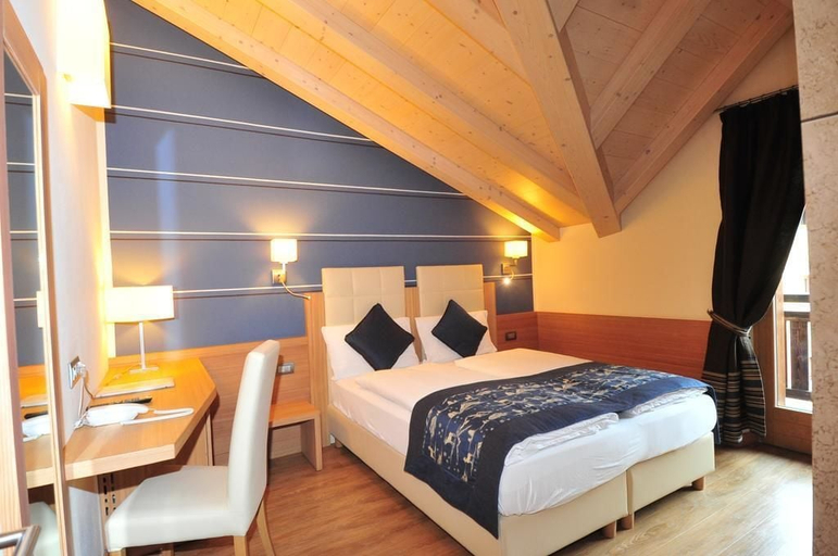 Bedroom 3, Hotel B&B Bondi, Sondrio
