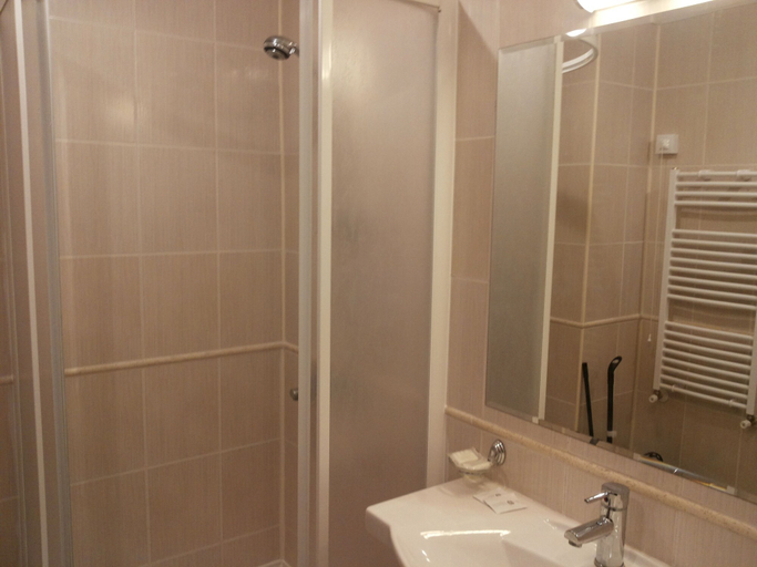 Bathroom 4, All Seasons Club, Bansko