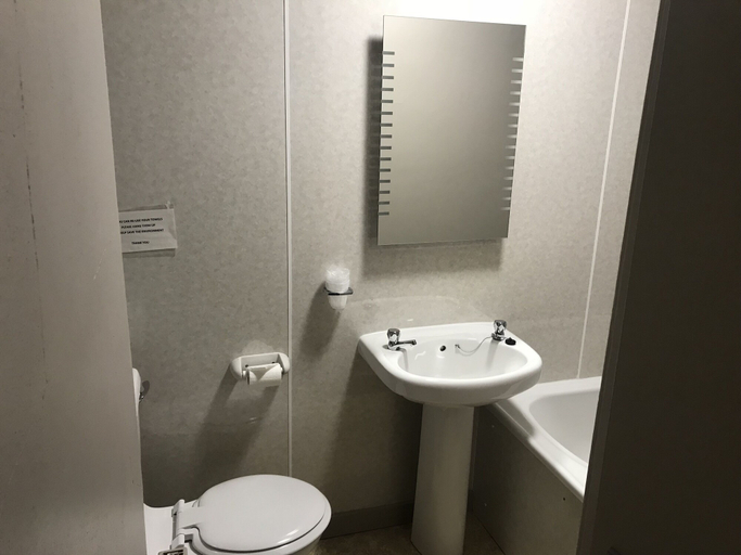 Bathroom 5, The Buchan Hotel, Aberdeenshire