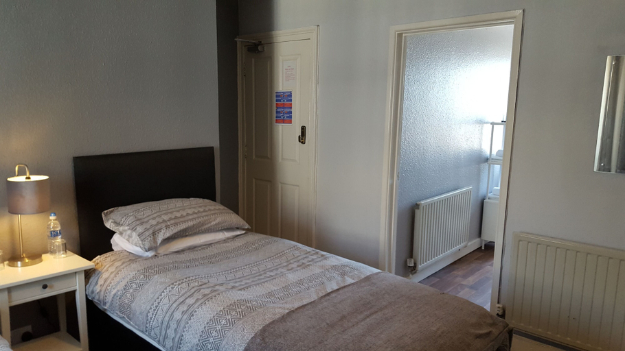 Bedroom 2, The Bugle Inn, Cornwall