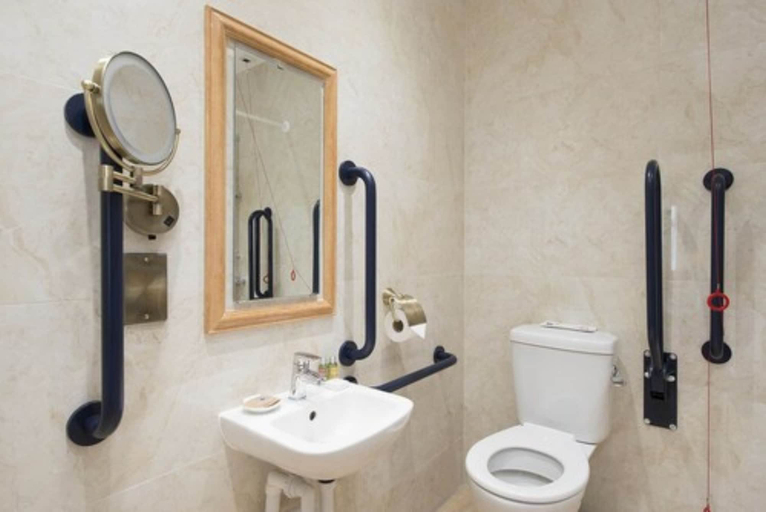 Bathroom 5, George Street Hotel, Oxfordshire