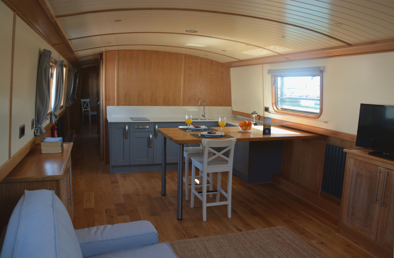 Others 5, Tagus Marina - Houseboat, Lisbon