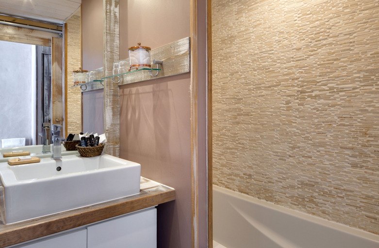 Bathroom 5, Vila de la Mar & Spa, Bouches-du-Rhône