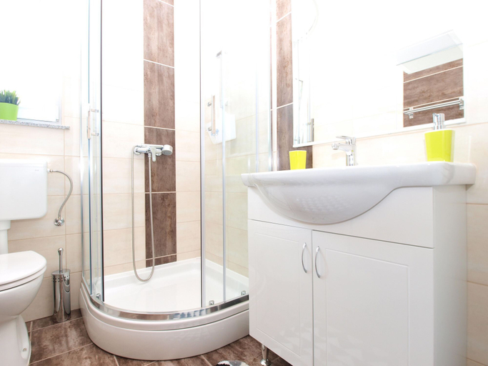 Bathroom 3, Apartment 1403, Vodnjan