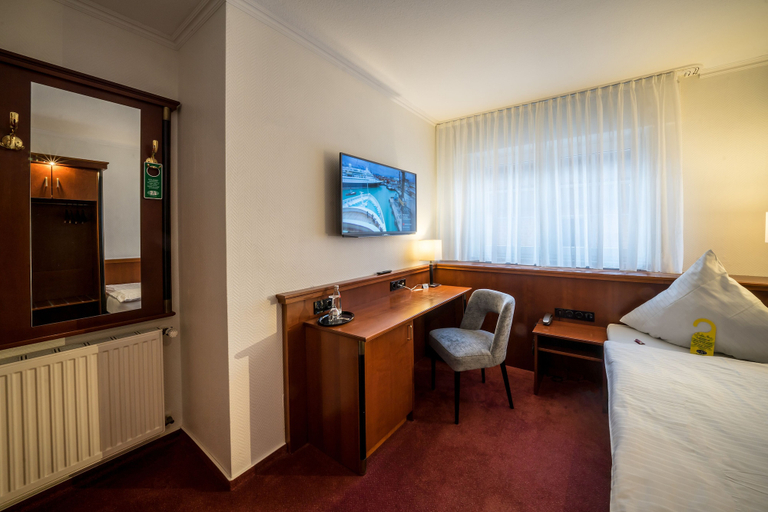 Bedroom 3, Hotel Meyerink, Borken