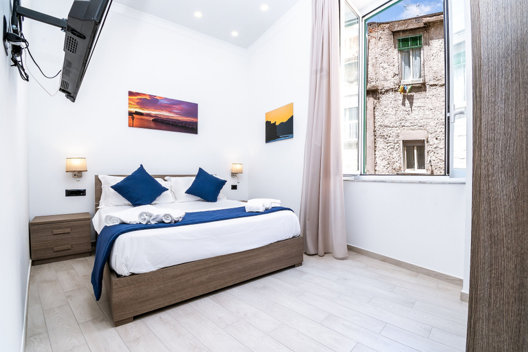 Bedroom 3, Palazzo Settembrini 49, Napoli