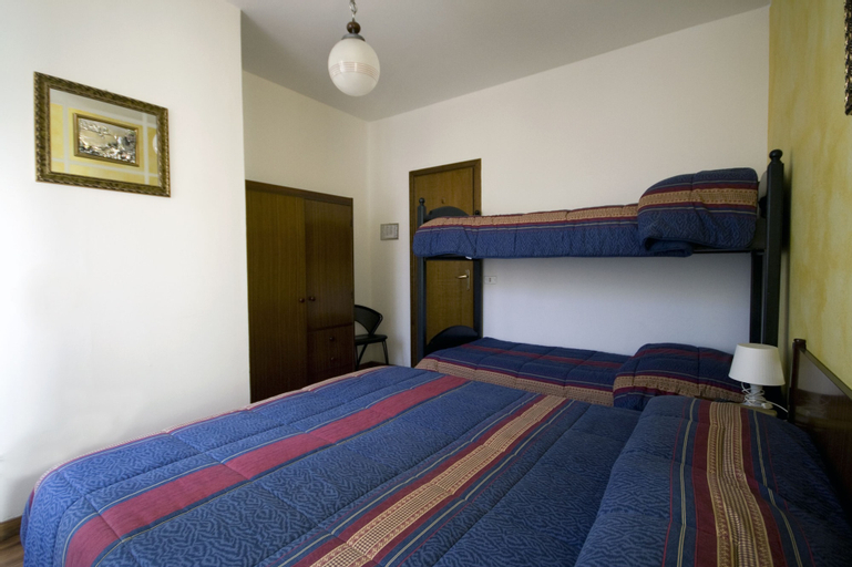 Bedroom 3, B&B Edelweiss, Bergamo