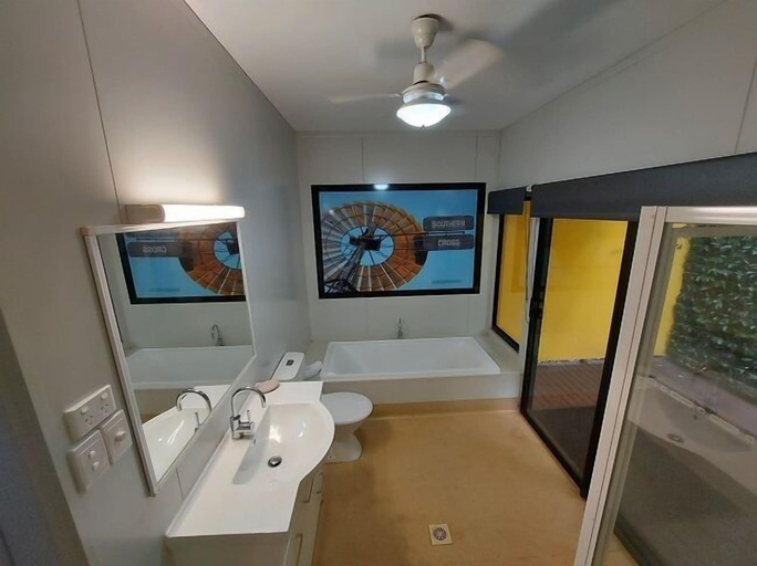 Bathroom 3, Litchfield Tourist Park - Campground, Coomalie