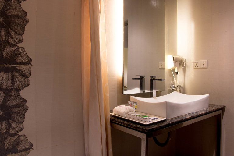 Bathroom 5, D'more Dhaka Hotel & Resort, Dhaka