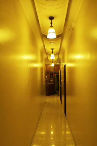 Others 4, Hotel Broadway, Mumbai City