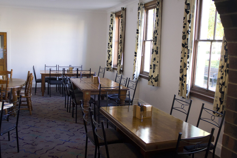 Food & Drinks 5, Court House Hotel, Boorowa