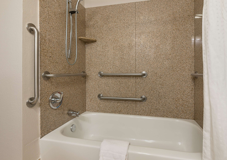 Bathroom 3, Best Western Plus Deridder Inn & Suites, Beauregard