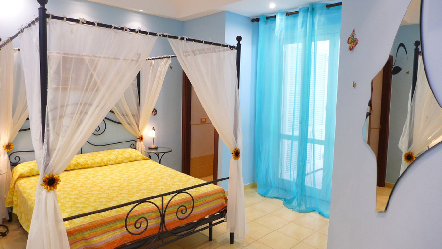 Bedroom 2, Relais Nerano Suites, Napoli