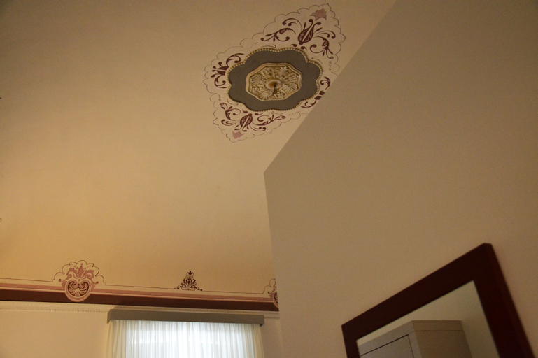 Bedroom 27
