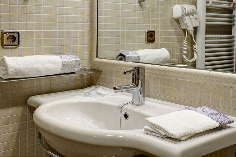 Bathroom 4, Apartamentos Turísticos Centro, Granada