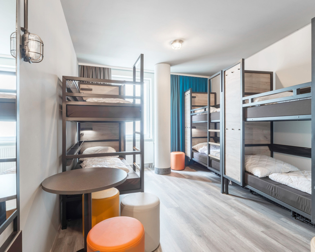 Bedroom 3, a&o Köln Neumarkt, Köln