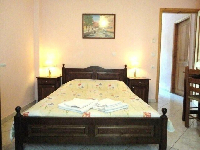 Bedroom 3, Smile Stella Studios, Thessaly