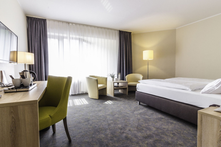 Bedroom 3, Hotel Engel im Salinental, Bad Kreuznach