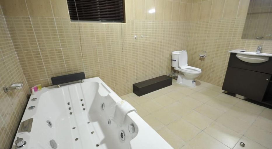 Bathroom 3, Sheer Luxury Apartments and Suites, AbujaMun