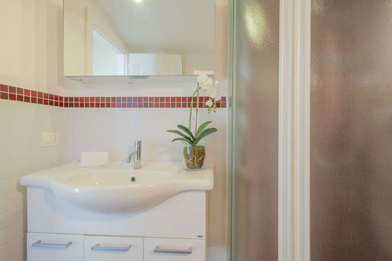 Room 5, Borgo Albizi 6, Florence