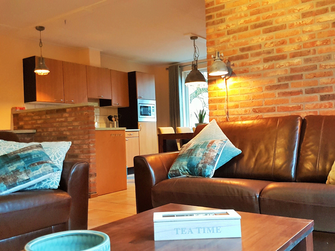 Others 5, Aan de Waterspiegel, Veere