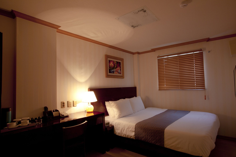 Bedroom 3, Hotel Daewoo Inn, Jung