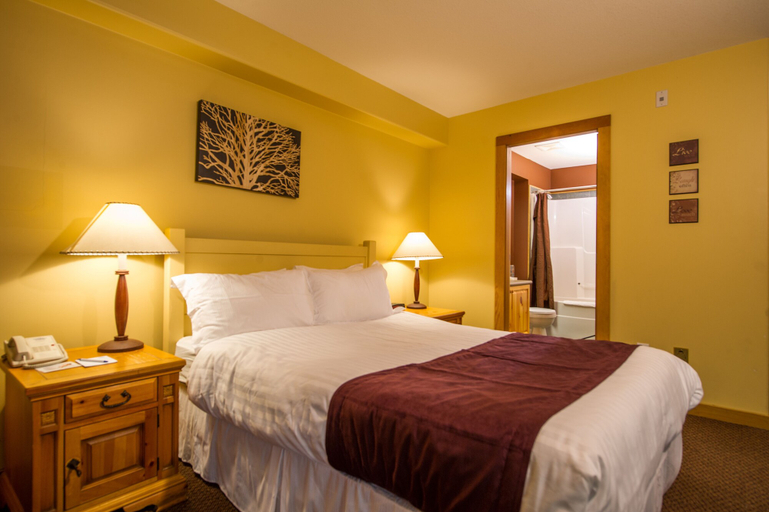 Bedroom, Chateau Big White, Kootenay Boundary