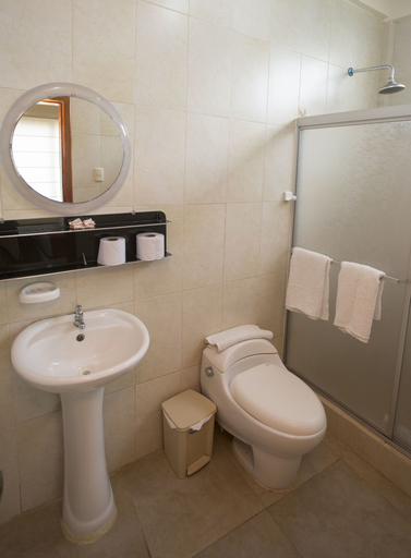 Bathroom 3, Hotel San Vicente Galapagos, Isabela